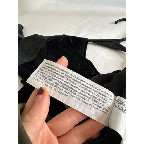 Abercrombie & Fitch Womens Y2K Black Velvet Long Sleeve‎ Crop Top Sz M Holiday - Picture 7 of 11